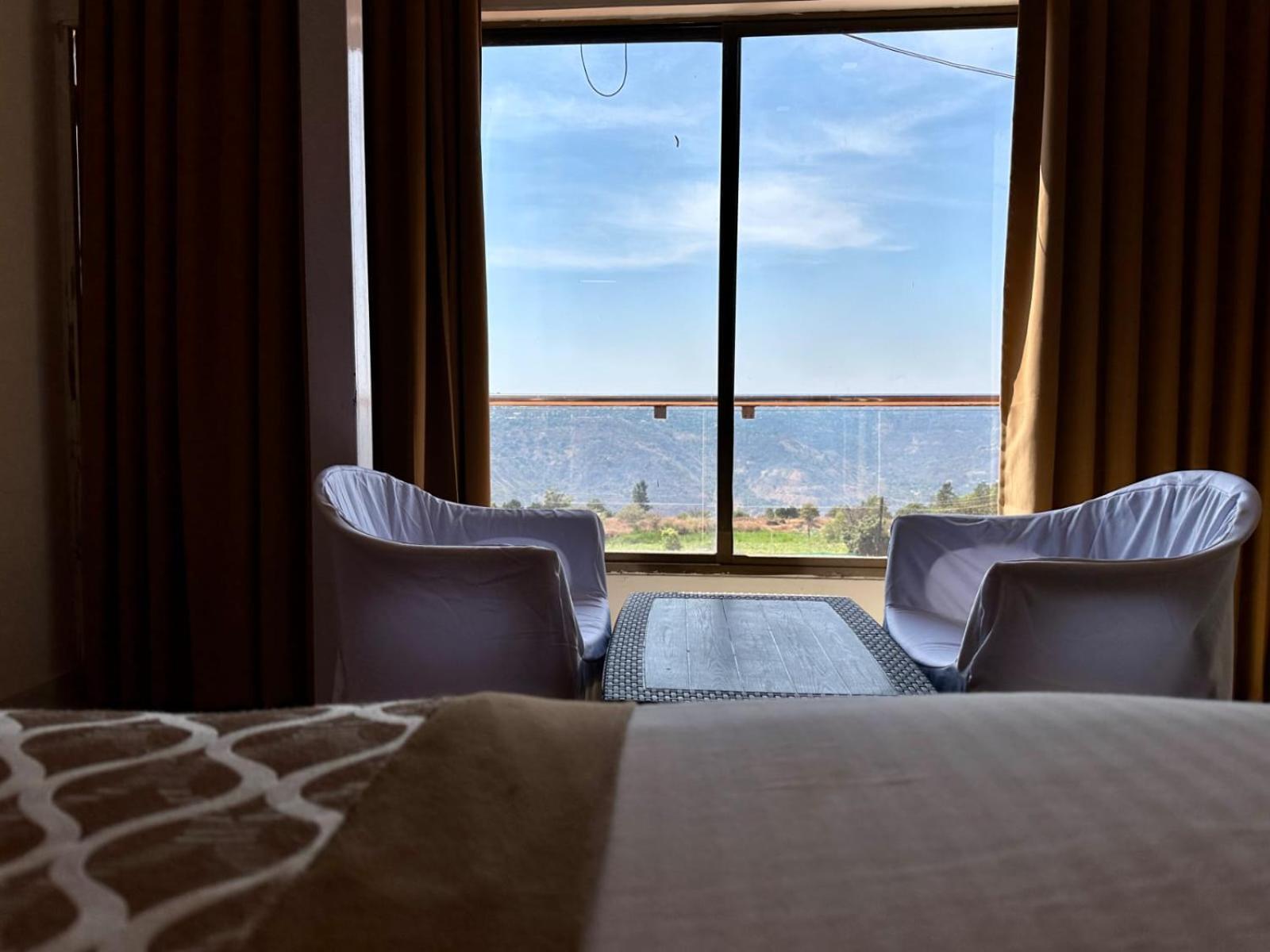 Hollywood Palace Resort Панчгани Экстерьер фото